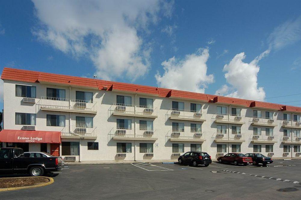 Travelodge By Wyndham Stockton Exterior foto